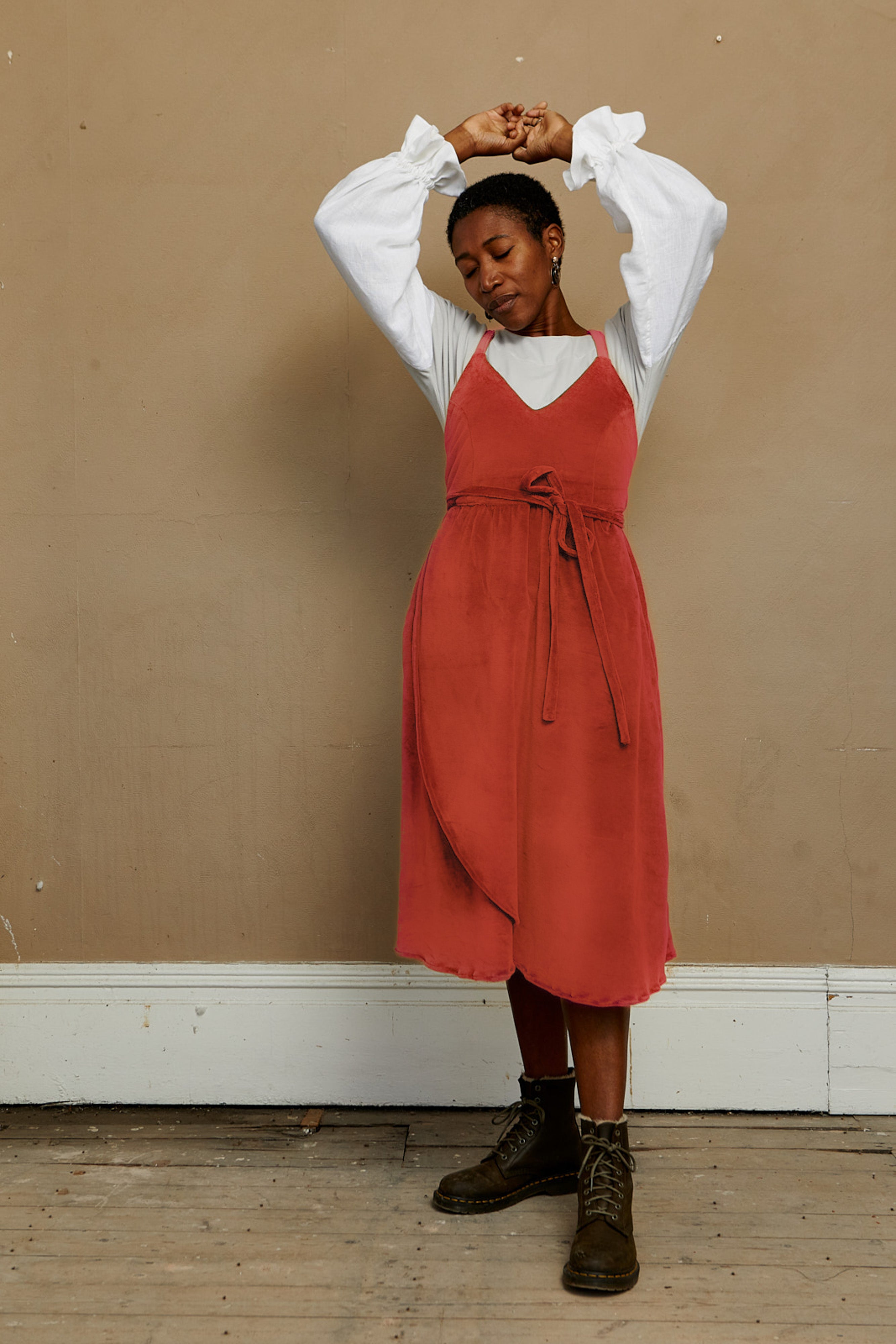 The Cross-Back Dress - Red satin - S - House of Flint