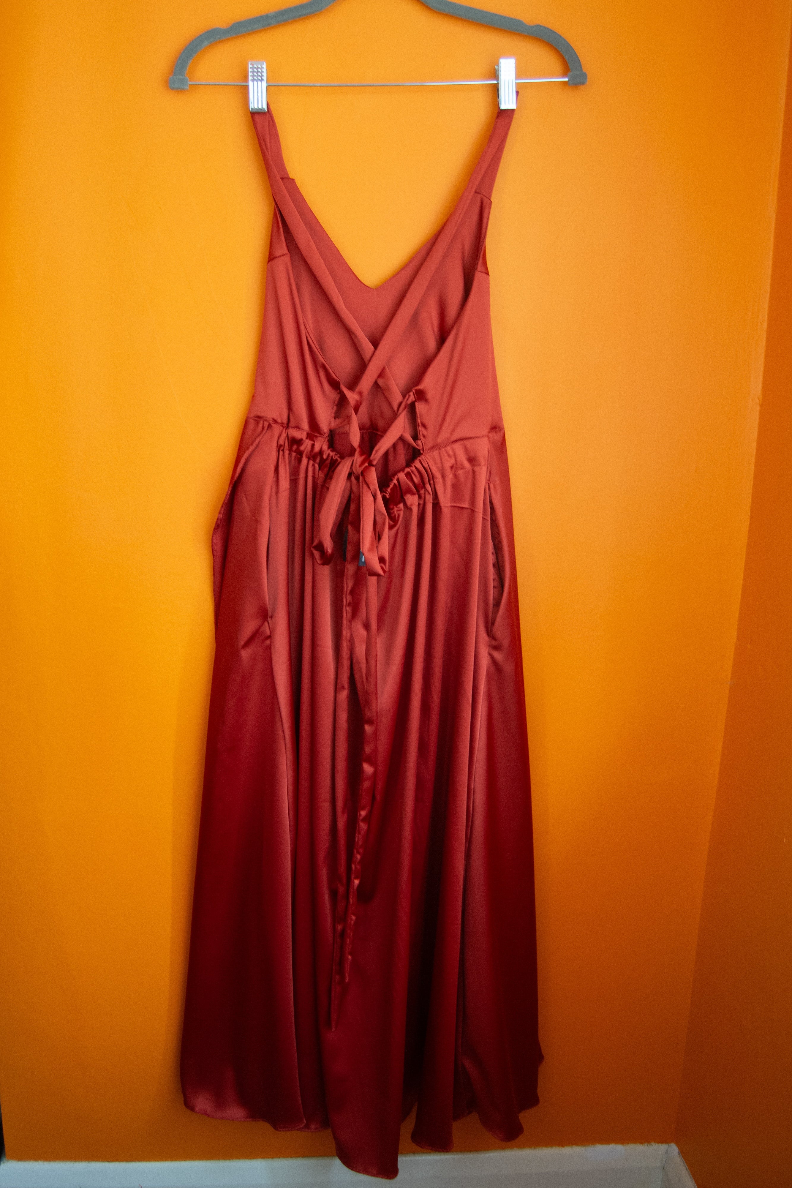 The Cross-Back Dress - Red satin - S - House of Flint