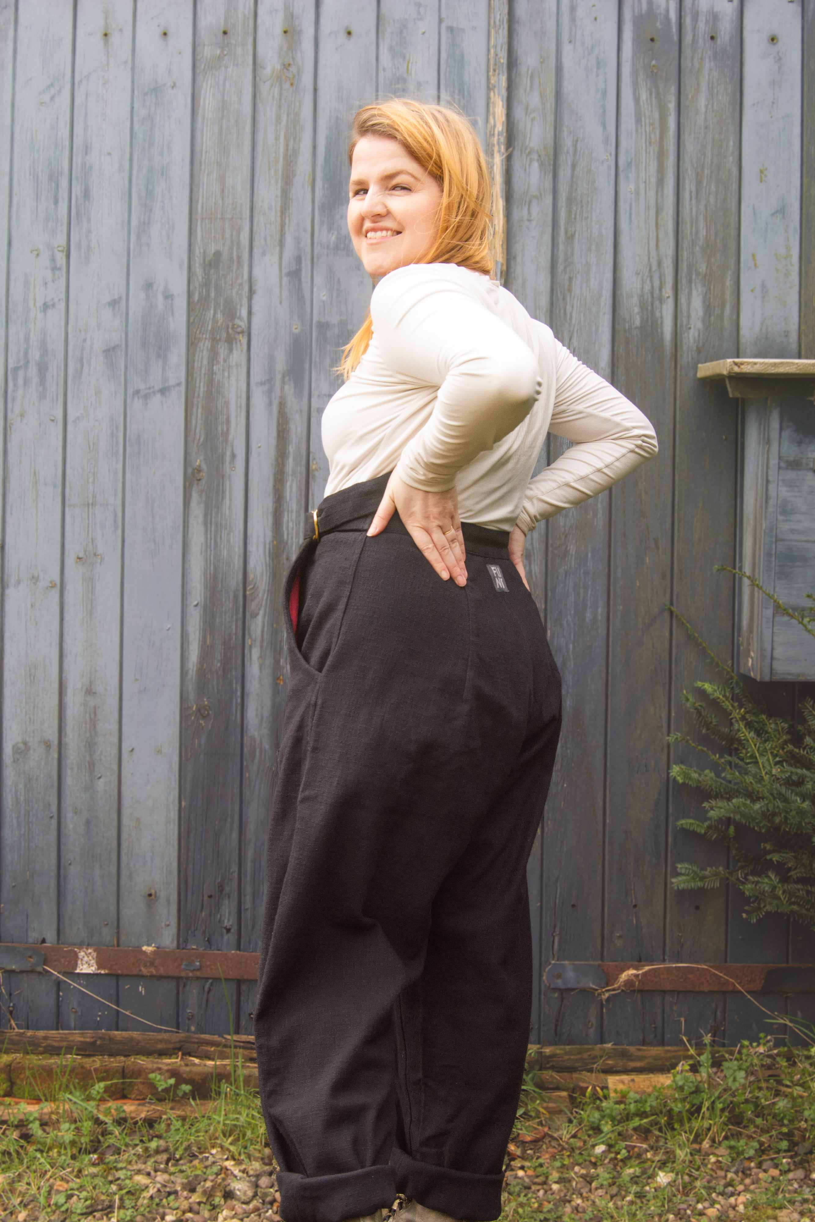 The Avery Trousers in Black - House of Flint